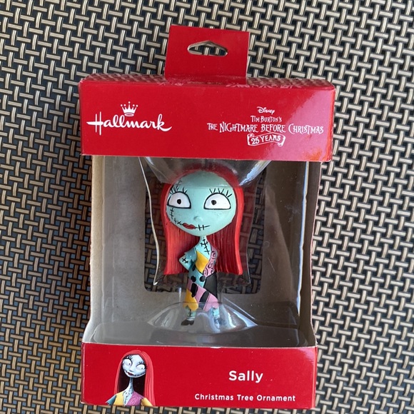 Disney Tim Burton's The Nightmare Before Christmas 25 Year Sally Ornament. - Picture 9 of 13